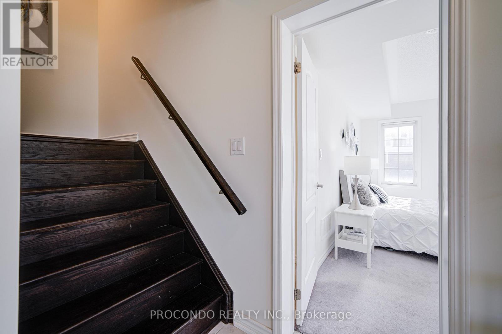 38 Bluegill Crescent, Whitby, Ontario  L1P 0E4 - Photo 6 - E12489132