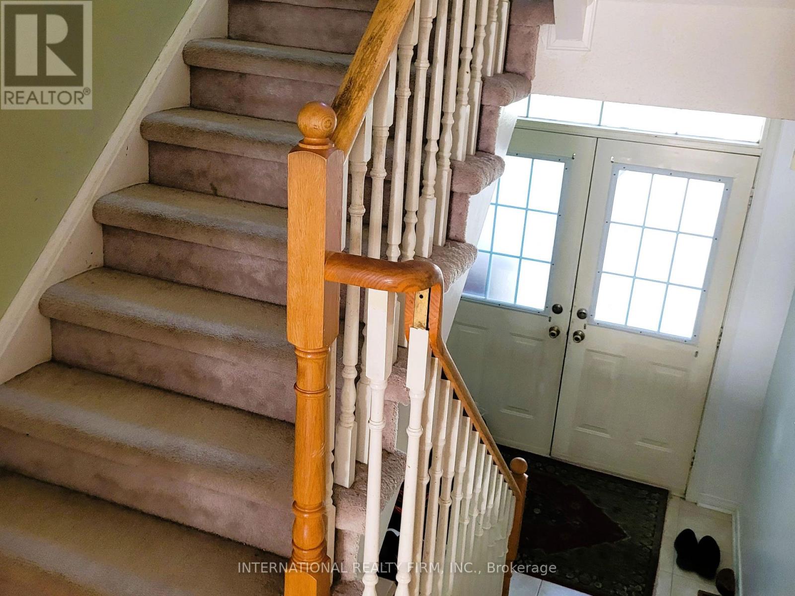 50 Beresford Drive, Richmond Hill, Ontario  L4B 4J6 - Photo 2 - N12489136