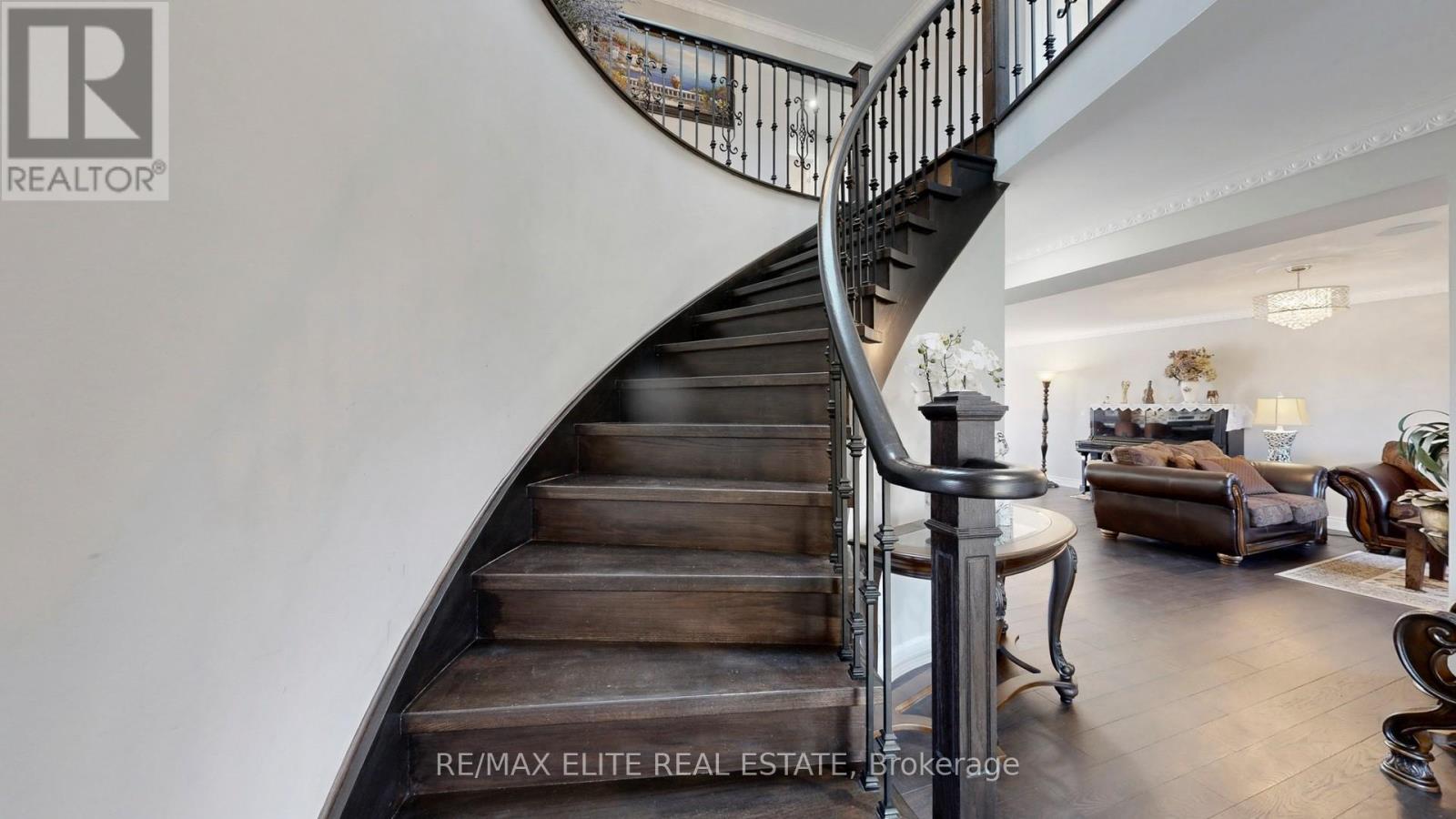 9 Island Lake Drive, Whitchurch-Stouffville, Ontario  L4A 3G7 - Photo 17 - N12489158