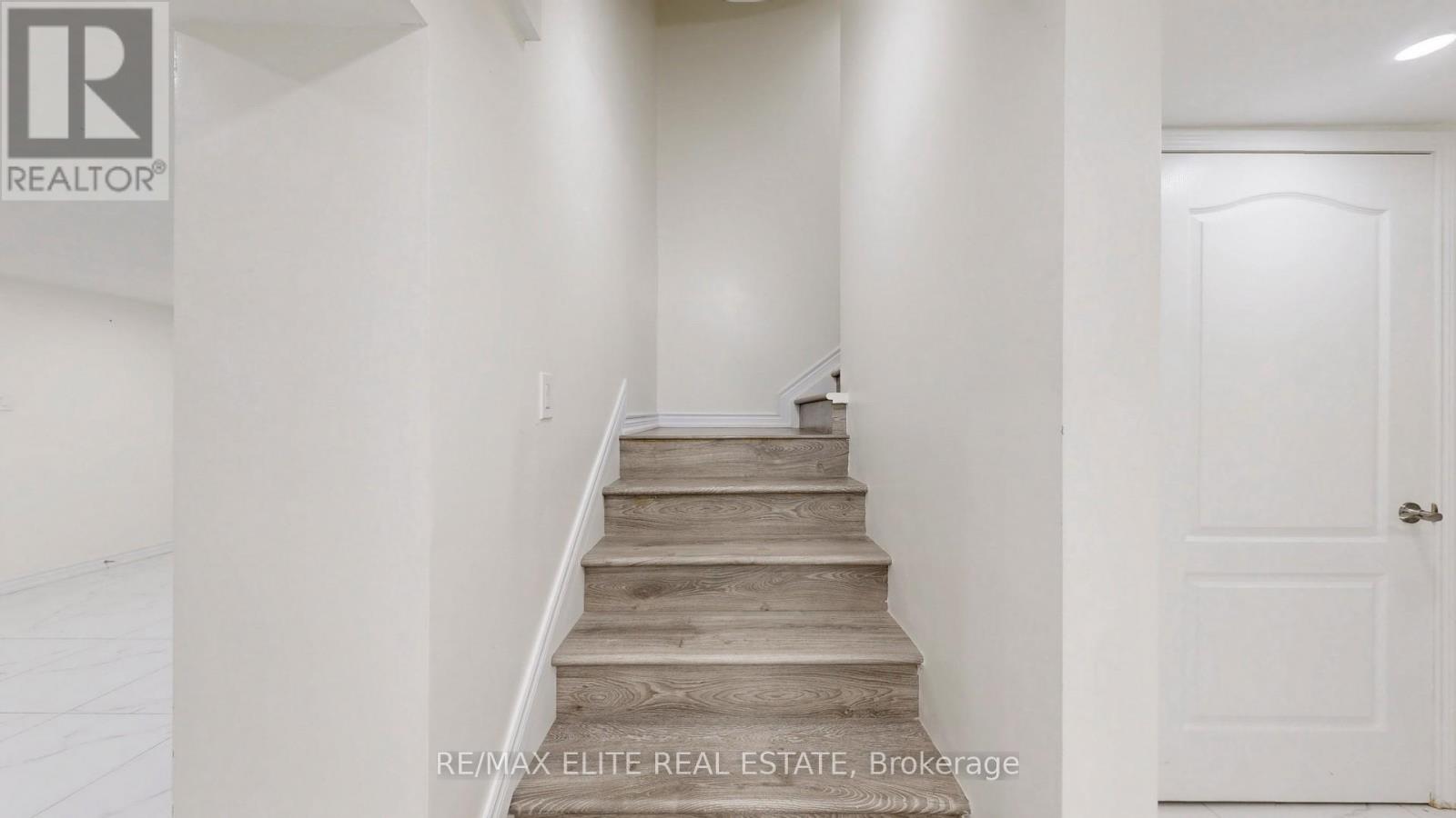 9 Island Lake Drive, Whitchurch-Stouffville, Ontario  L4A 3G7 - Photo 38 - N12489158