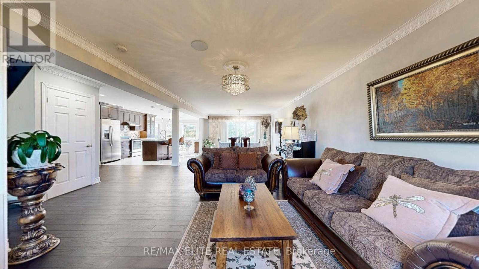 9 Island Lake Drive, Whitchurch-Stouffville, Ontario  L4A 3G7 - Photo 9 - N12489158