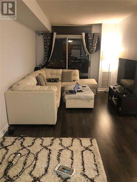 1927 - 3888 Duke Of York Boulevard, Mississauga, Ontario  L5B 4P5 - Photo 3 - W12489128