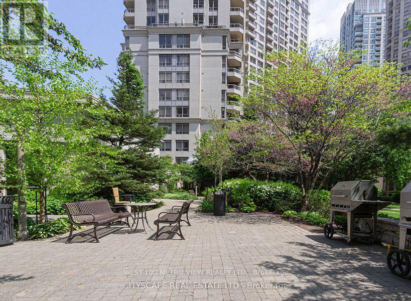 1927 - 3888 Duke Of York Boulevard, Mississauga, Ontario  L5B 4P5 - Photo 6 - W12489128