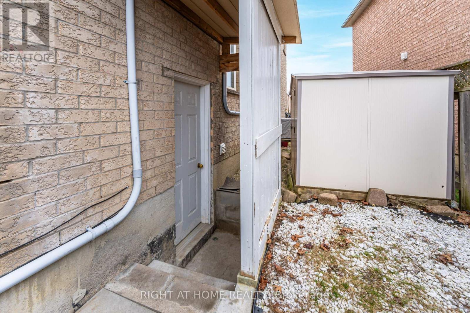 Basement - 30 Queen Mary Drive, Brampton, Ontario  L7A 1X7 - Photo 2 - W12489156