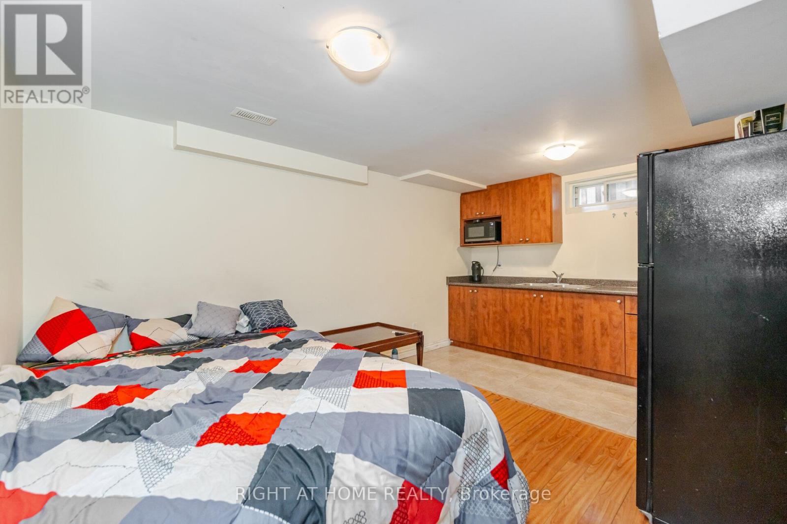 Basement - 30 Queen Mary Drive, Brampton, Ontario  L7A 1X7 - Photo 3 - W12489156