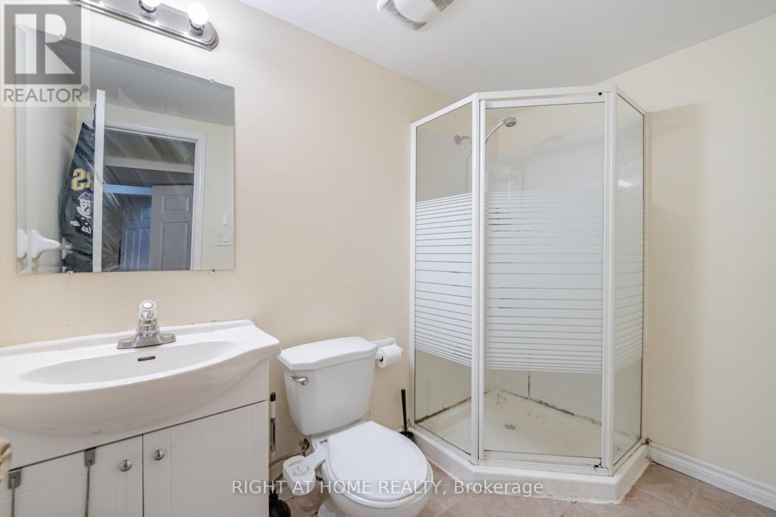 Basement - 30 Queen Mary Drive, Brampton, Ontario  L7A 1X7 - Photo 7 - W12489156