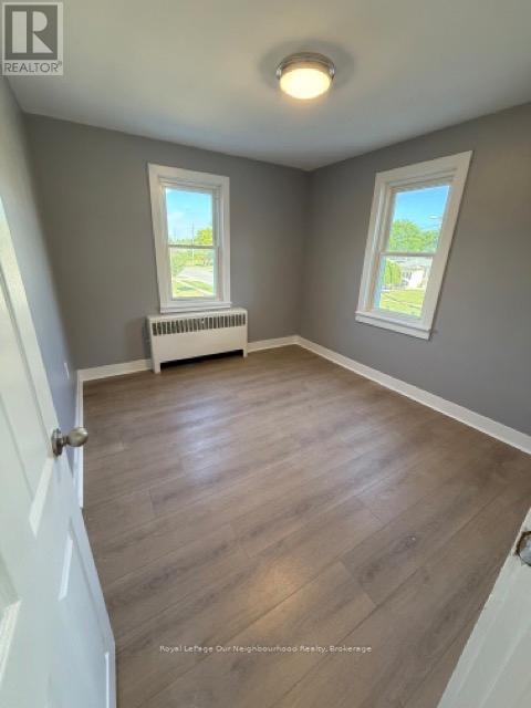 4143 Welland Street, Niagara Falls, Ontario  L2G 6J9 - Photo 9 - X12489124