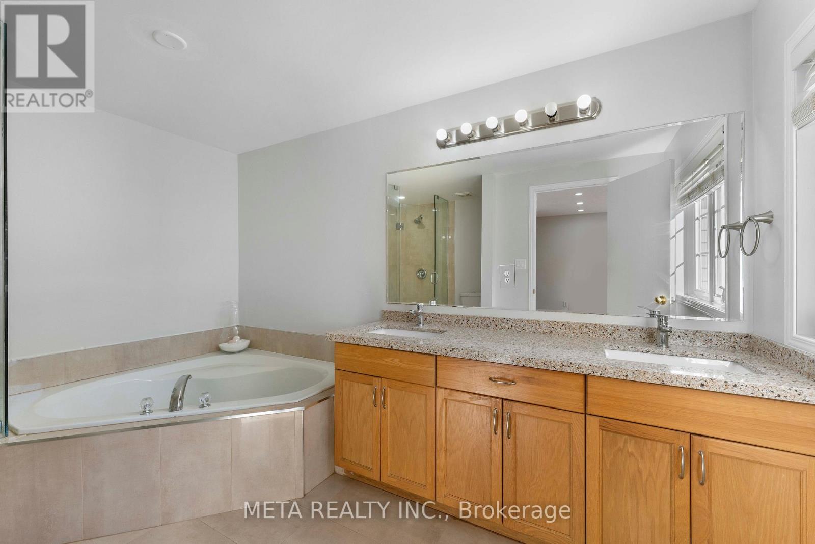 159 Lynch Circle, Guelph, Ontario  N1L 1R7 - Photo 20 - X12489130