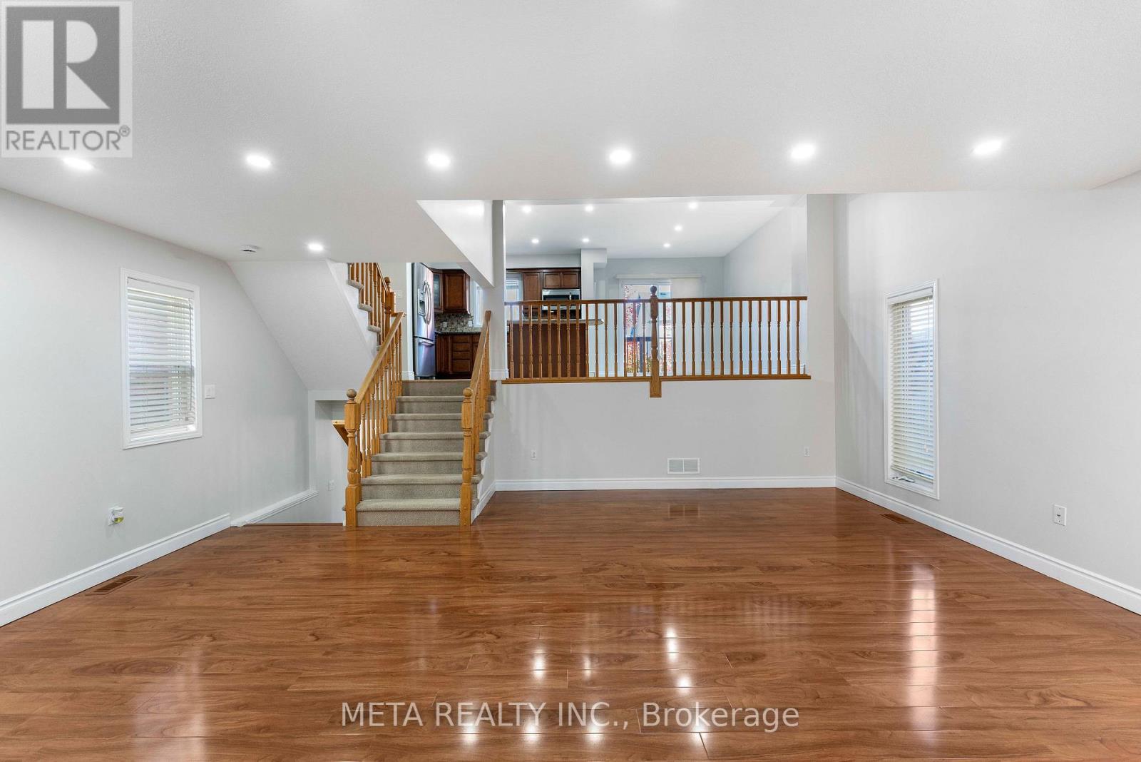 159 Lynch Circle, Guelph, Ontario  N1L 1R7 - Photo 3 - X12489130