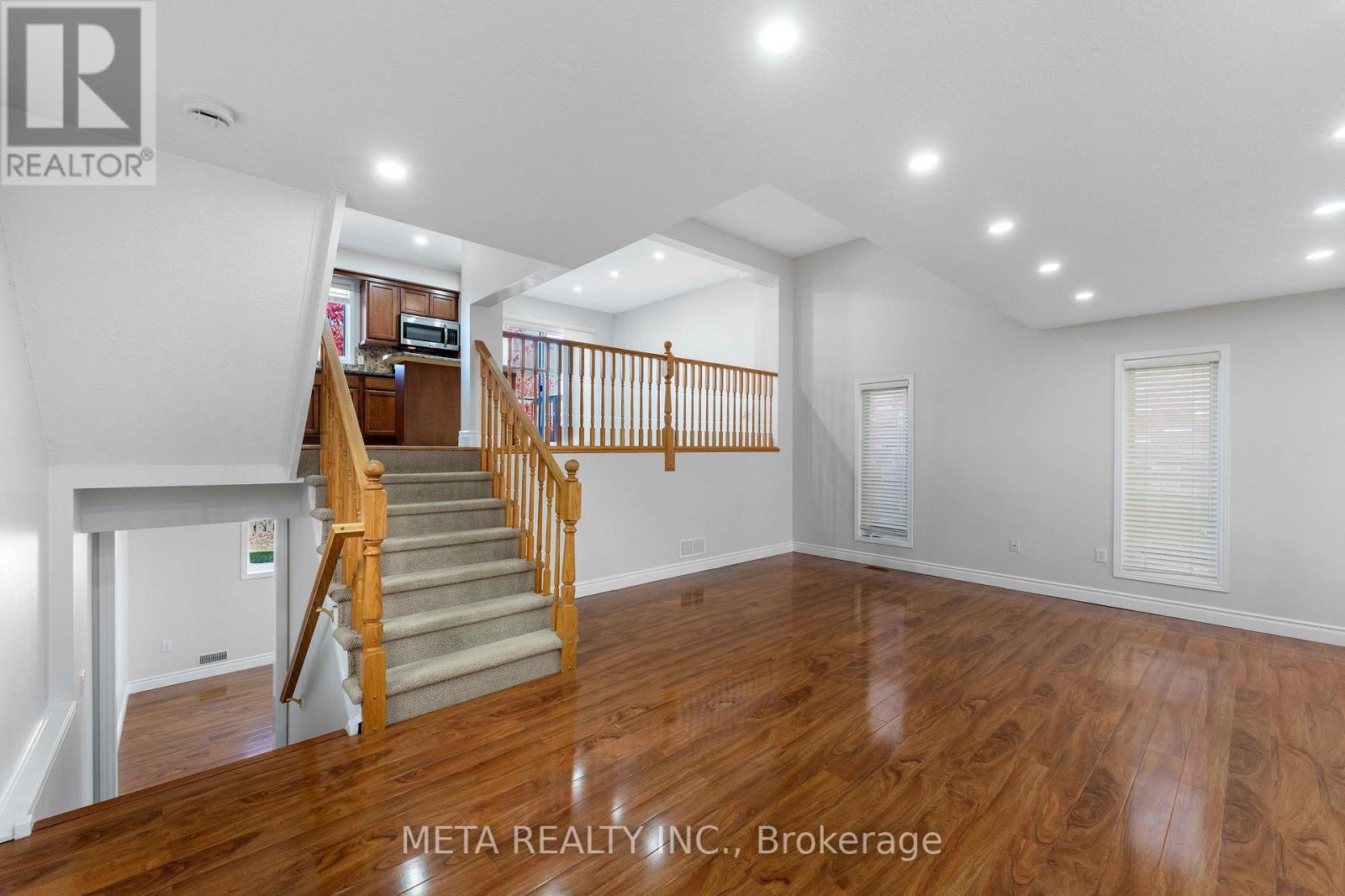 159 Lynch Circle, Guelph, Ontario  N1L 1R7 - Photo 4 - X12489130