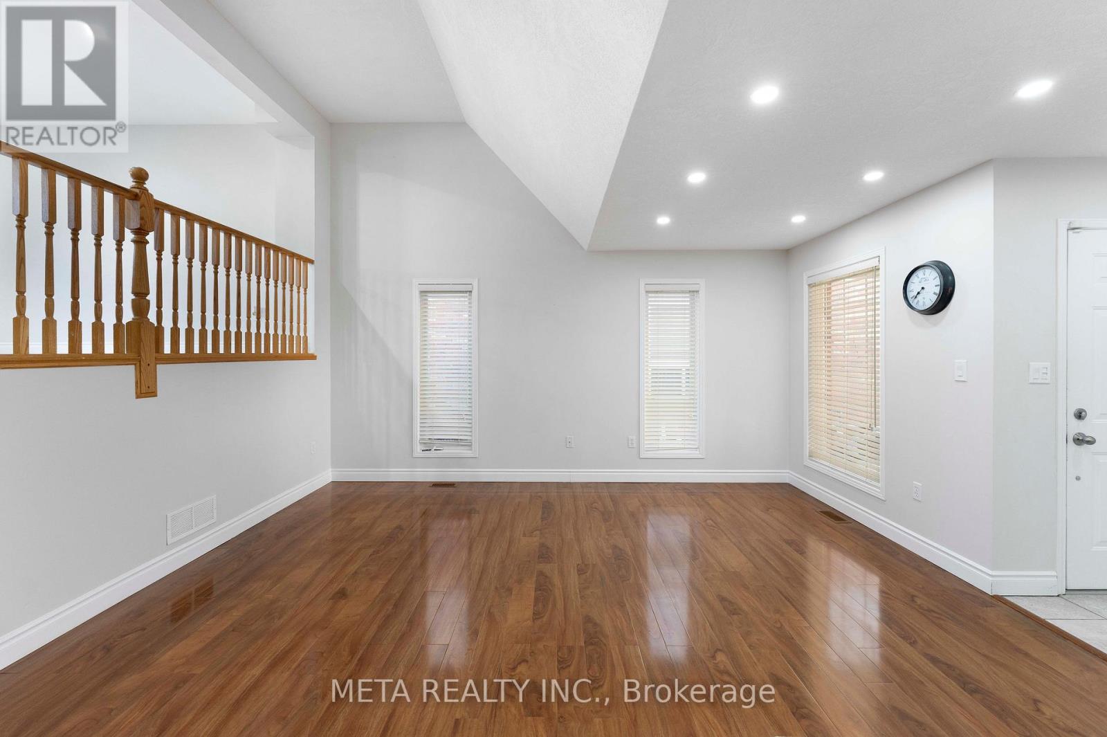 159 Lynch Circle, Guelph, Ontario  N1L 1R7 - Photo 5 - X12489130