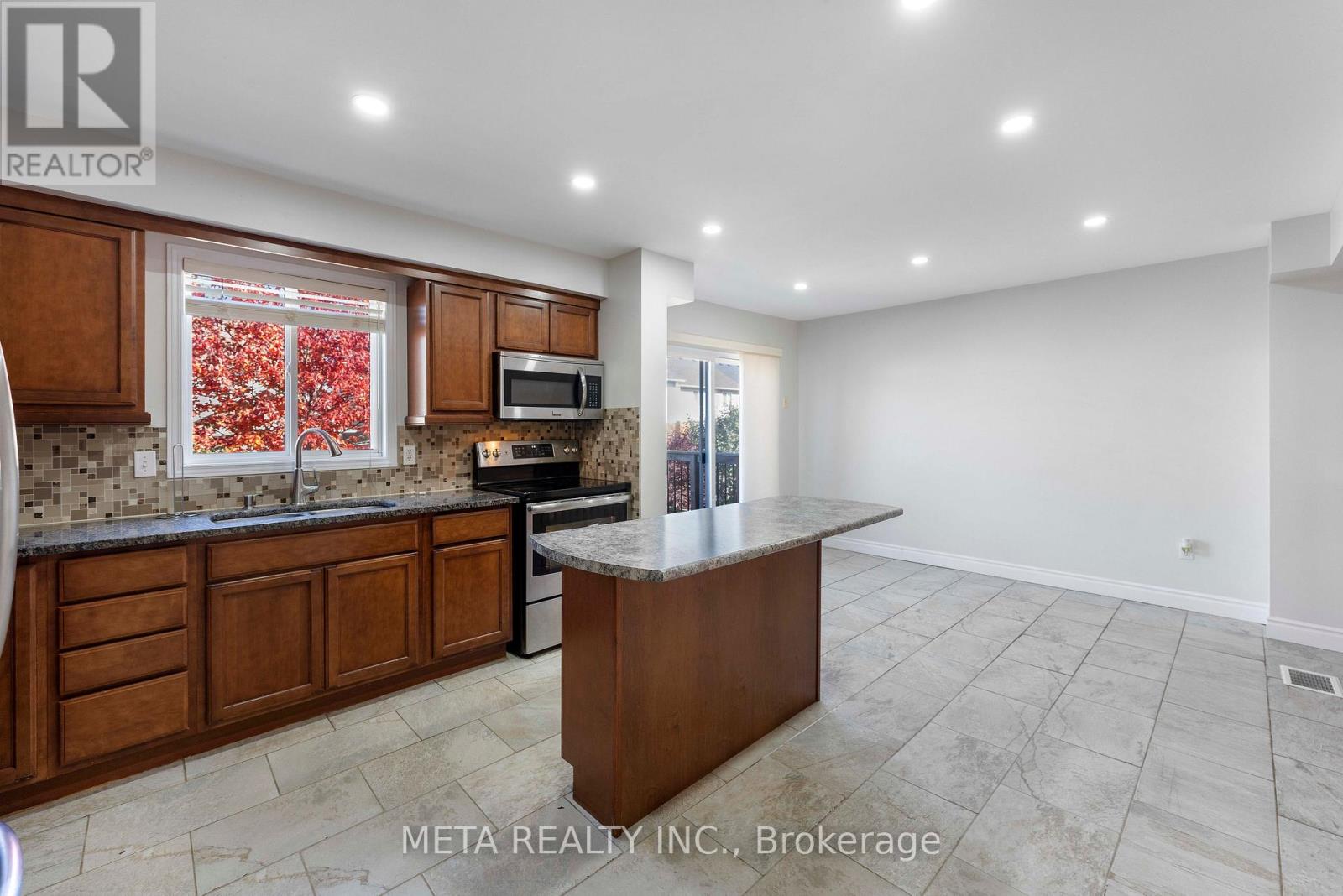 159 Lynch Circle, Guelph, Ontario  N1L 1R7 - Photo 8 - X12489130