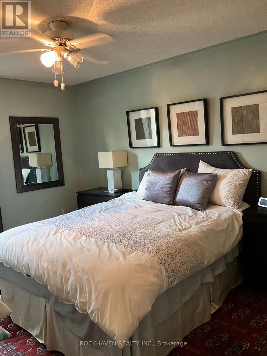 98 Fellowes Crescent, Hamilton, Ontario  L8B 0M7 - Photo 11 - X12489134