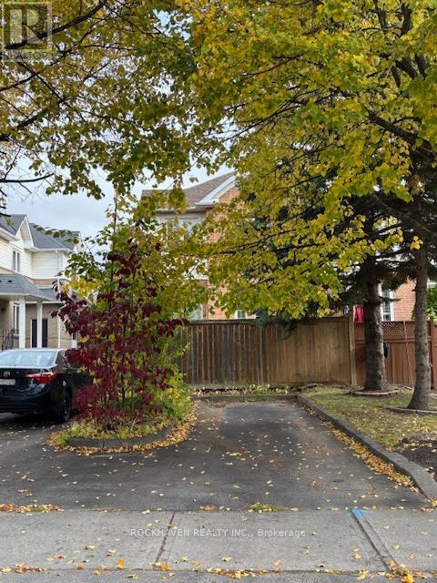 98 Fellowes Crescent, Hamilton, Ontario  L8B 0M7 - Photo 16 - X12489134