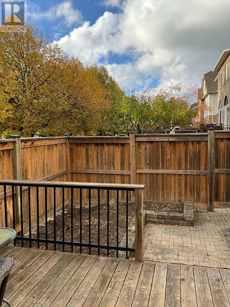 98 Fellowes Crescent, Hamilton, Ontario  L8B 0M7 - Photo 17 - X12489134