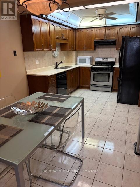 98 Fellowes Crescent, Hamilton, Ontario  L8B 0M7 - Photo 7 - X12489134