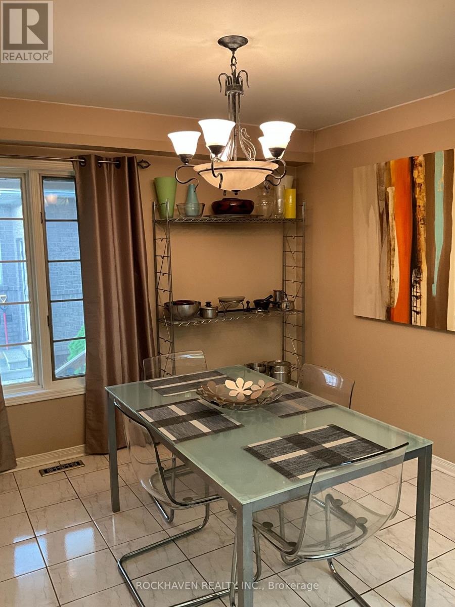 98 Fellowes Crescent, Hamilton, Ontario  L8B 0M7 - Photo 9 - X12489134