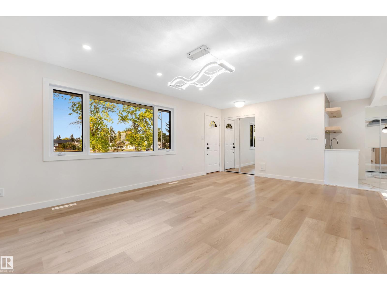 5907 137 Av Nw, Edmonton, Alberta  T5A 0P1 - Photo 6 - E4463972