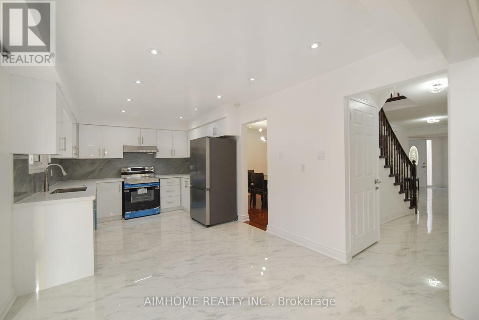 213 Hupfield Trail, Toronto, Ontario  M1B 4L8 - Photo 18 - E12486577