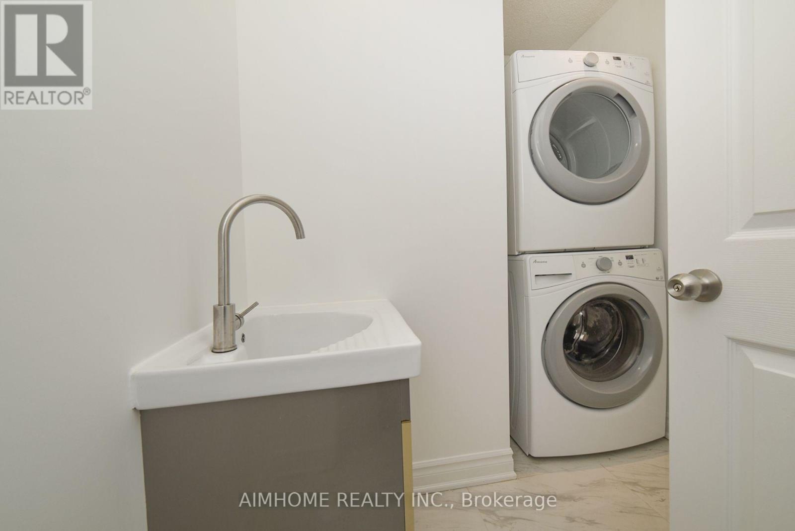 213 Hupfield Trail, Toronto, Ontario  M1B 4L8 - Photo 9 - E12486577