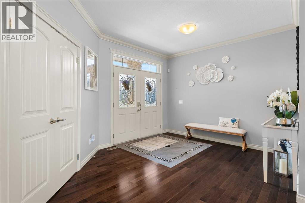 409 Kinniburgh Boulevard, Chestermere, Alberta  T1X 0P4 - Photo 4 - A2240092