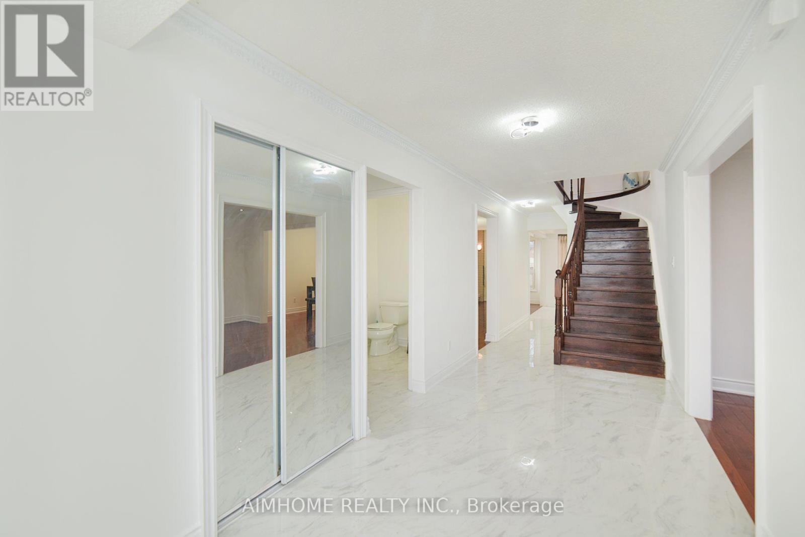 213 Hupfield Trail, Toronto, Ontario  M1B 4L8 - Photo 5 - E12486577