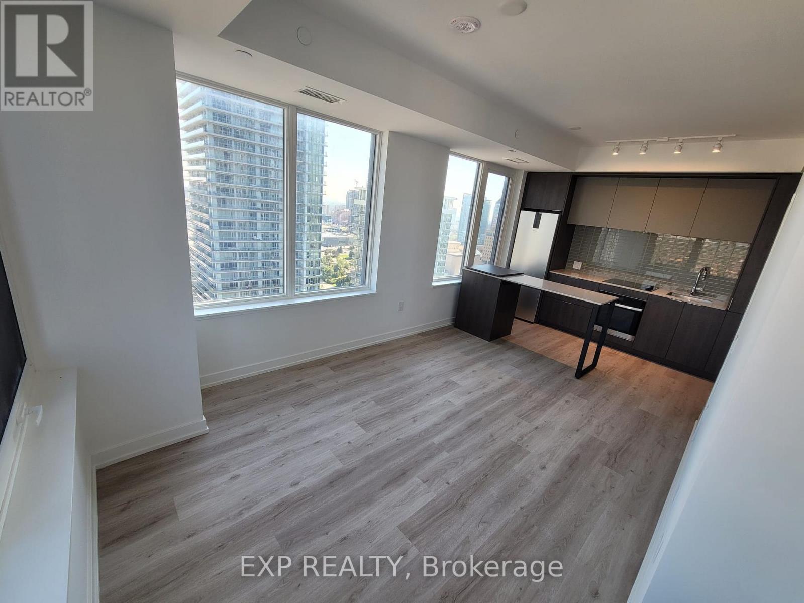 2203 - 395 Square One Drive, Mississauga, Ontario  L5B 0P6 - Photo 7 - W12462494