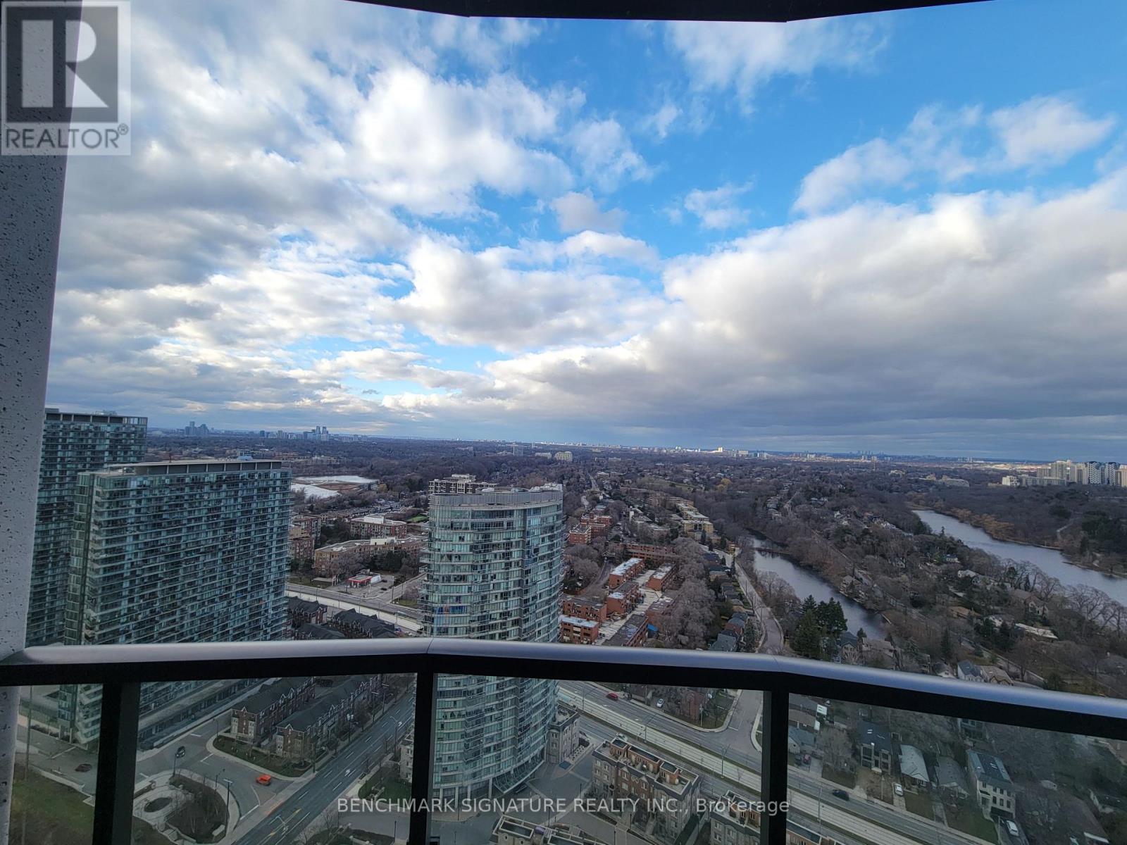 4115 - 1926 Lake Shore Boulevard W, Toronto, Ontario  M6S 1A1 - Photo 2 - W12489170