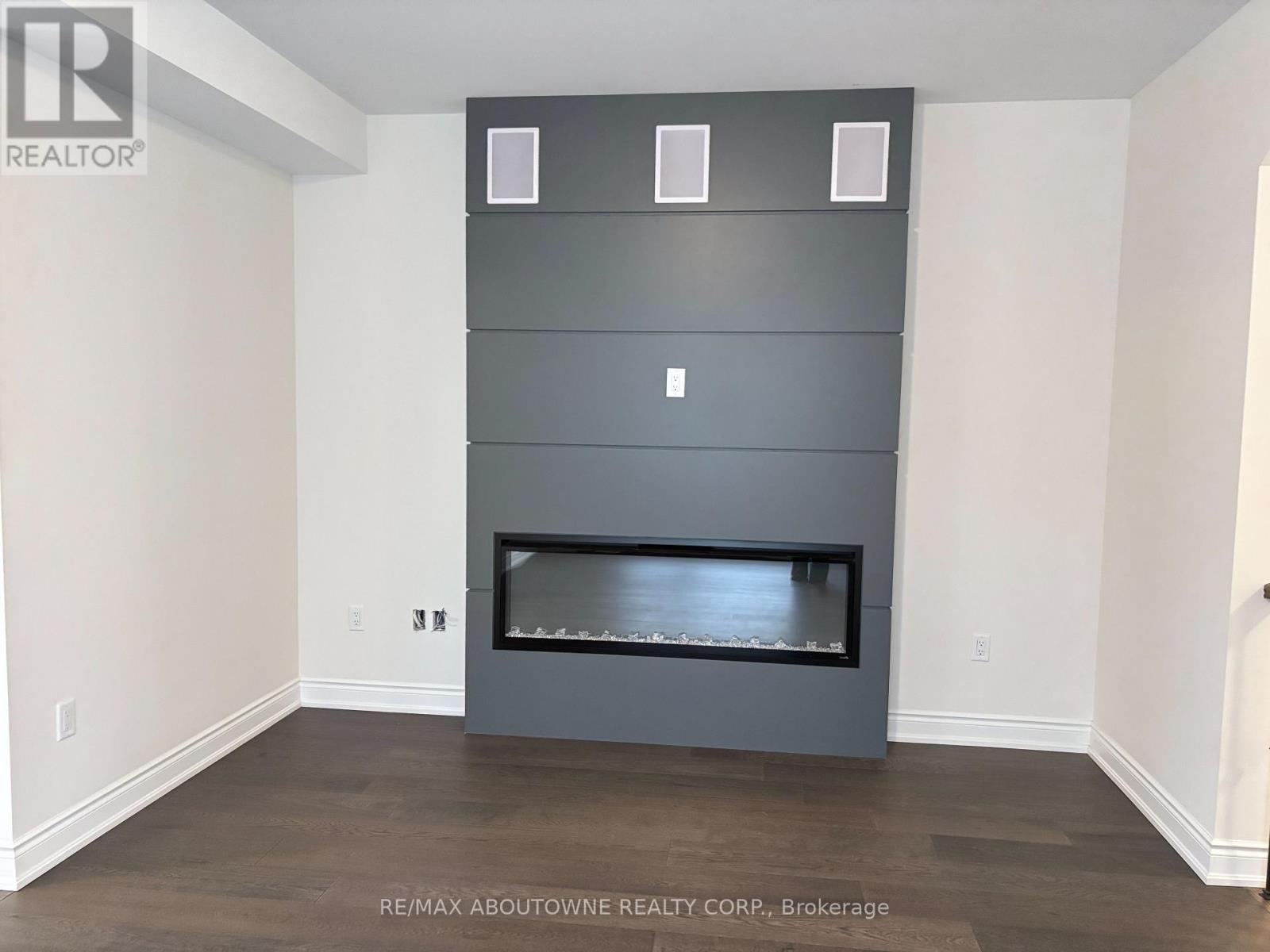 4 Bowbeer Road, Oakville, Ontario  L6H 0Z5 - Photo 10 - W12489178