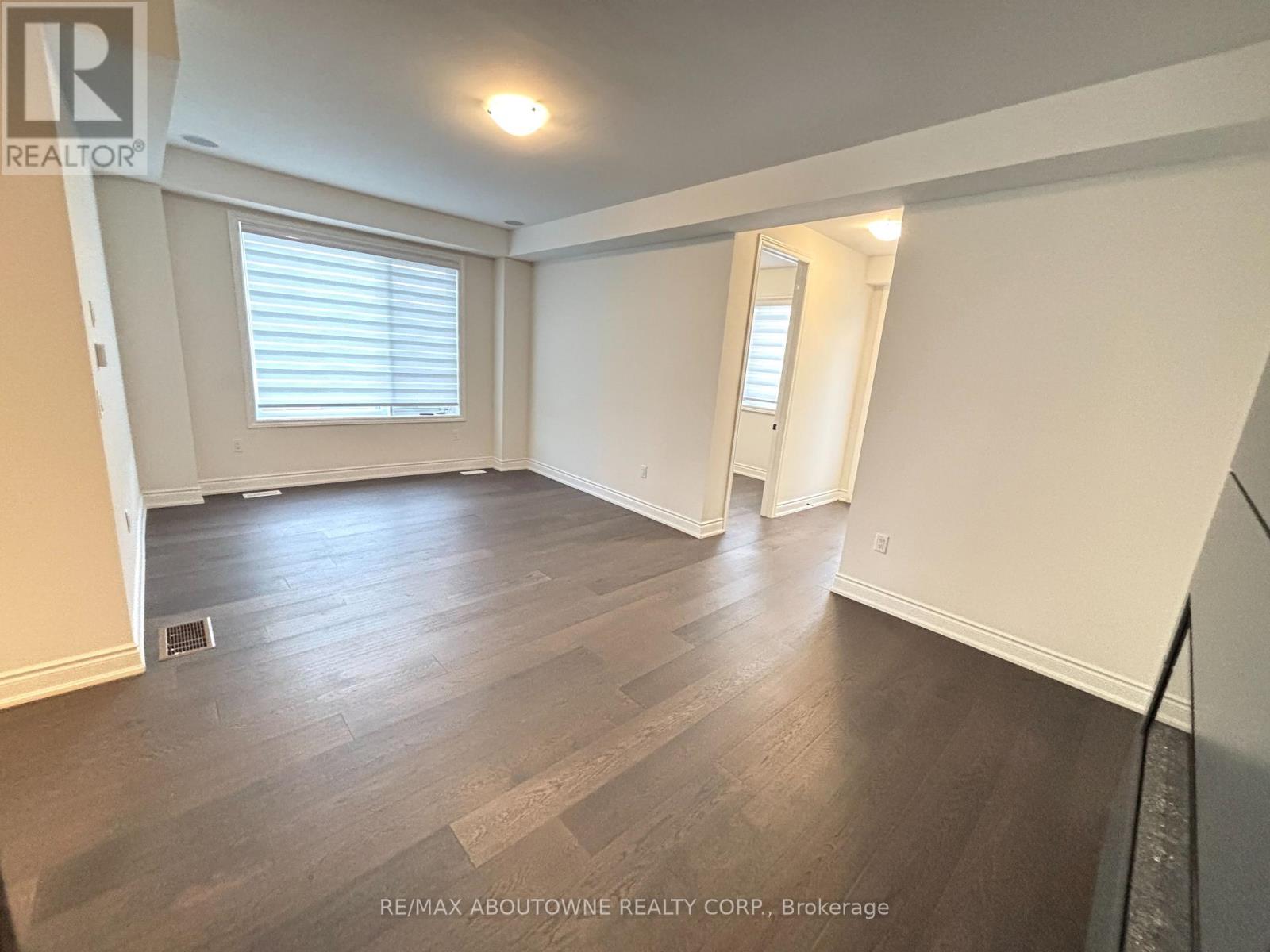 4 Bowbeer Road, Oakville, Ontario  L6H 0Z5 - Photo 11 - W12489178