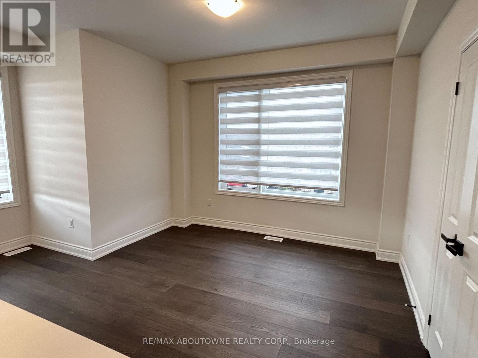 4 Bowbeer Road, Oakville, Ontario  L6H 0Z5 - Photo 13 - W12489178