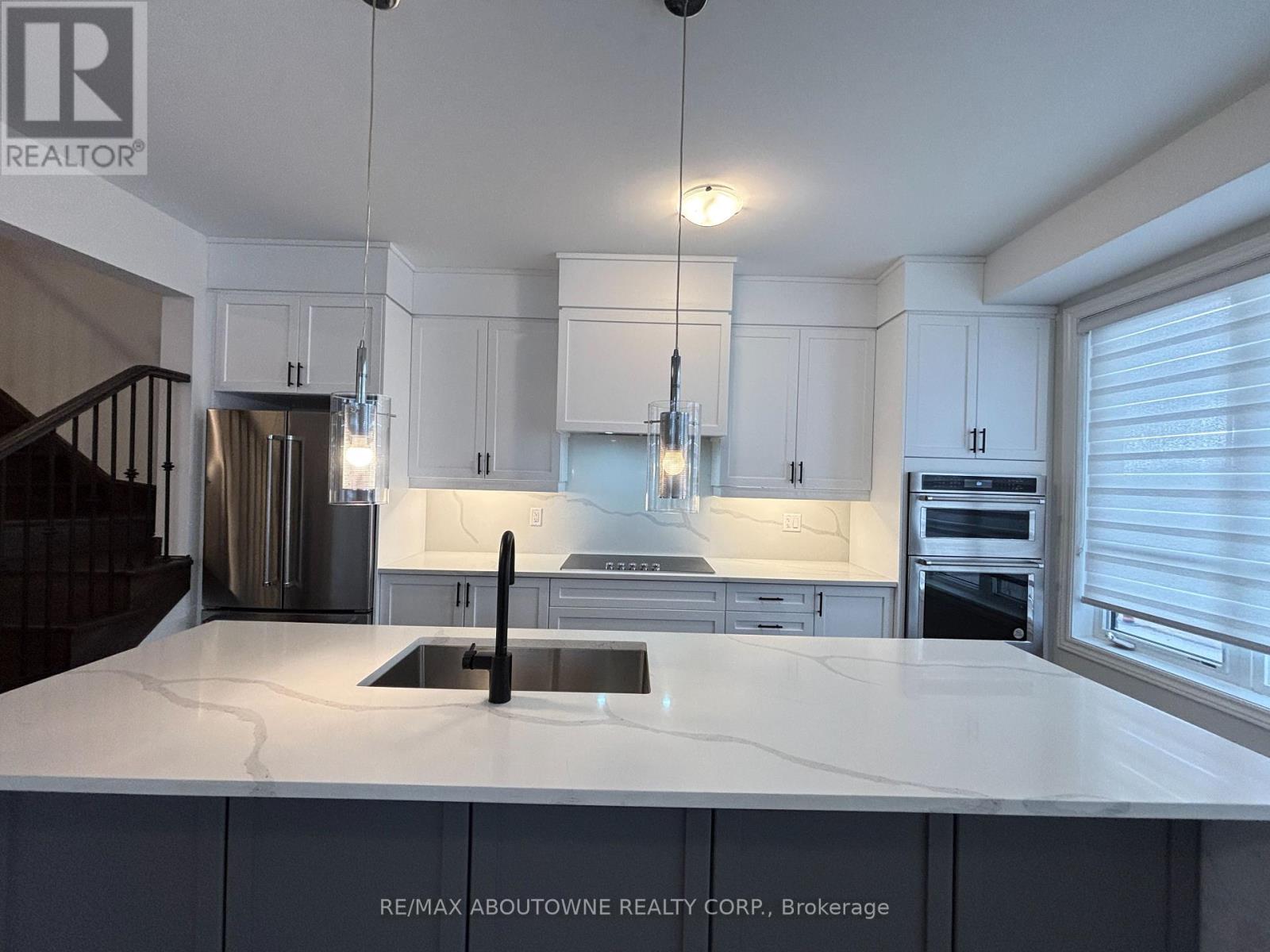 4 Bowbeer Road, Oakville, Ontario  L6H 0Z5 - Photo 16 - W12489178