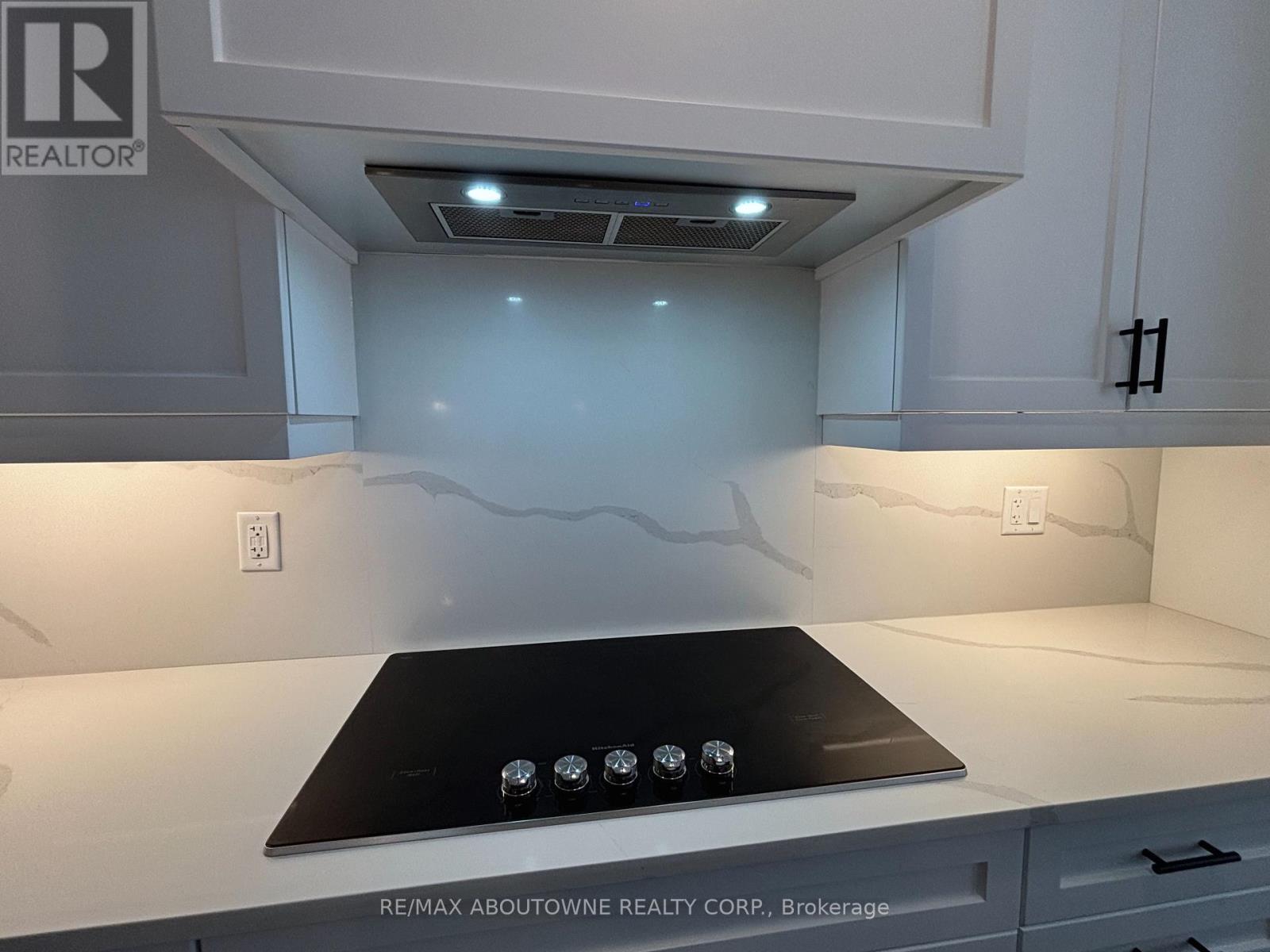 4 Bowbeer Road, Oakville, Ontario  L6H 0Z5 - Photo 18 - W12489178