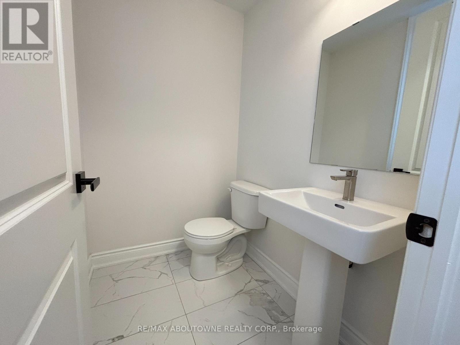 4 Bowbeer Road, Oakville, Ontario  L6H 0Z5 - Photo 22 - W12489178