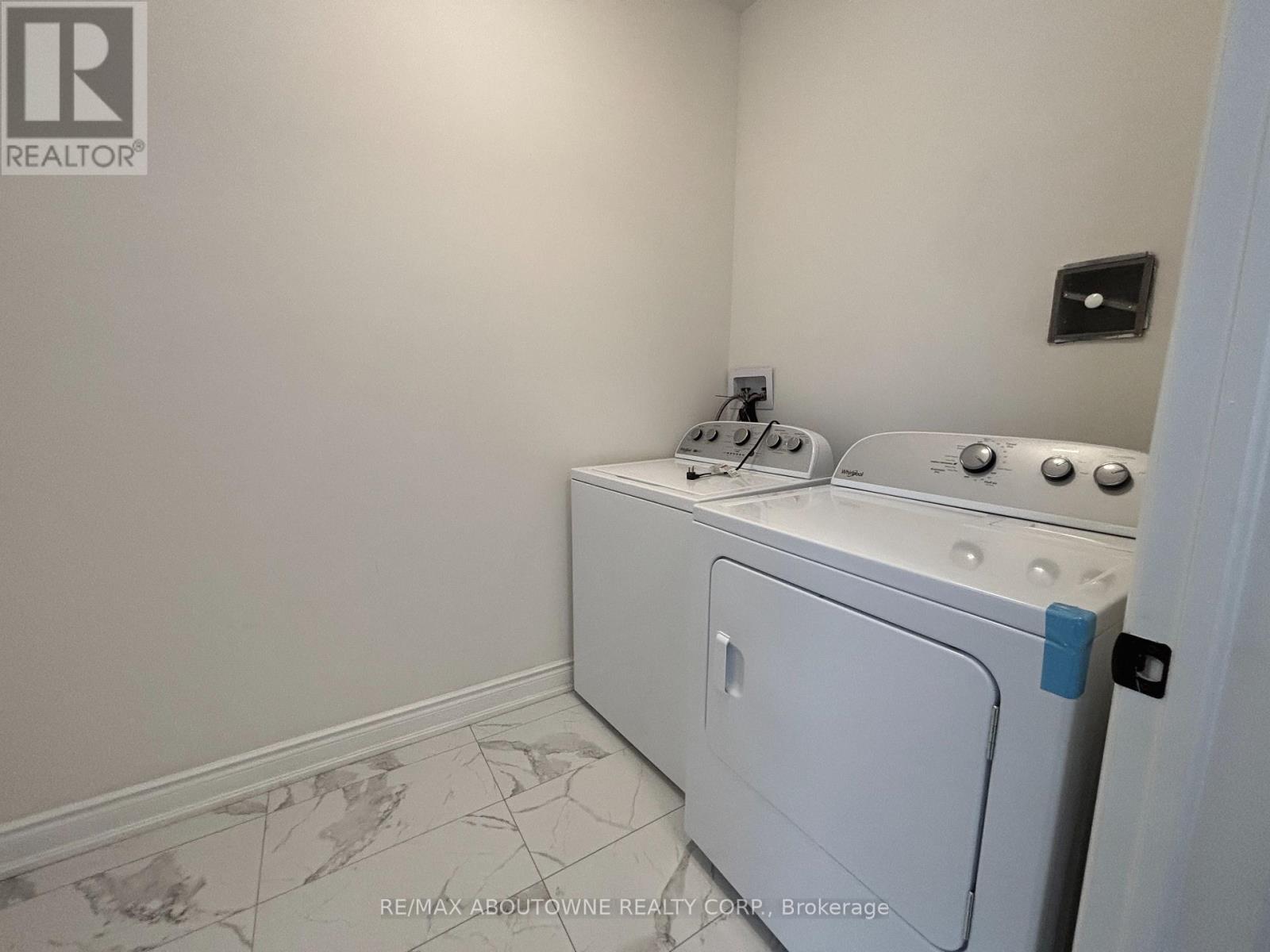 4 Bowbeer Road, Oakville, Ontario  L6H 0Z5 - Photo 27 - W12489178