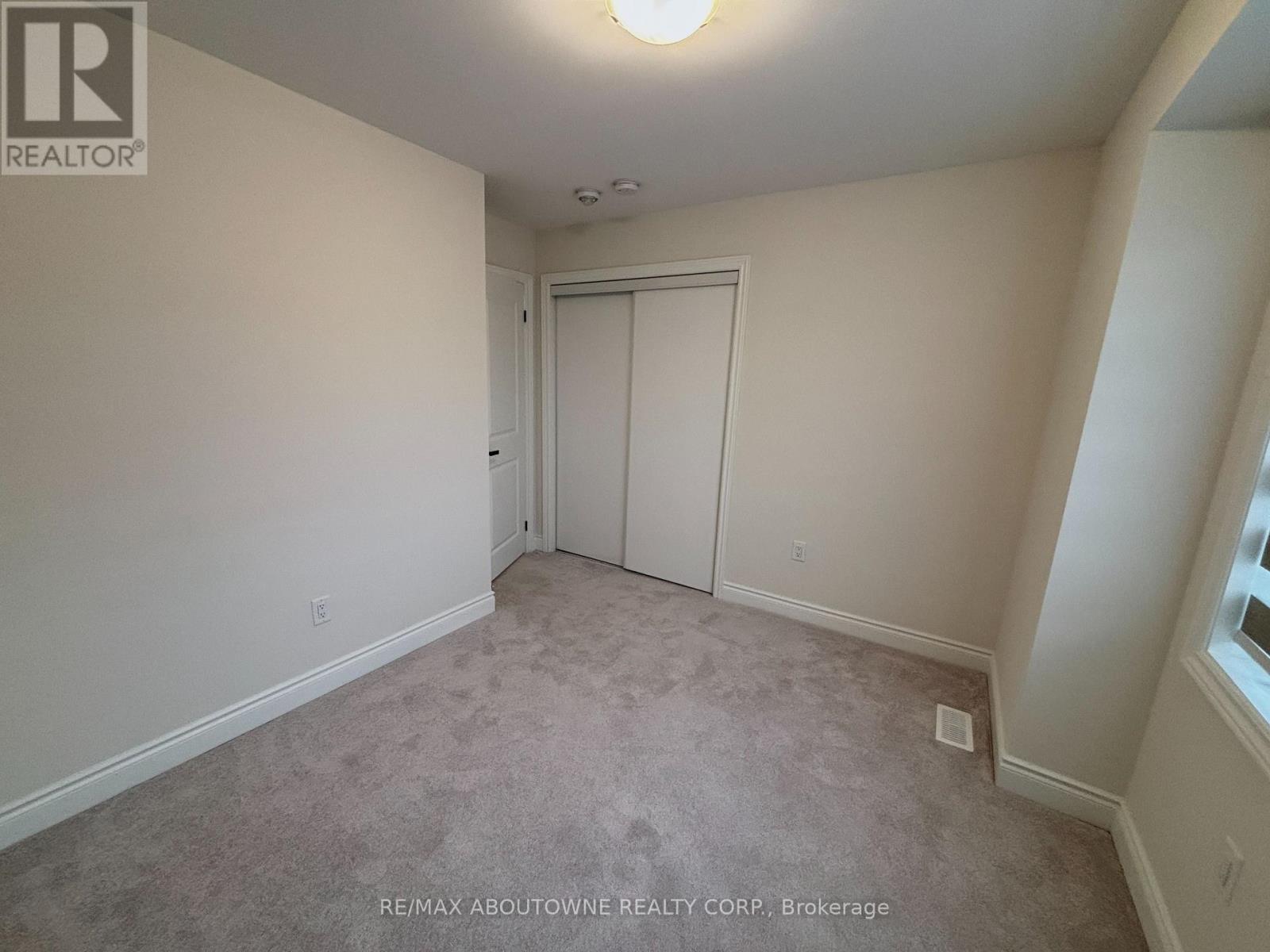 4 Bowbeer Road, Oakville, Ontario  L6H 0Z5 - Photo 35 - W12489178