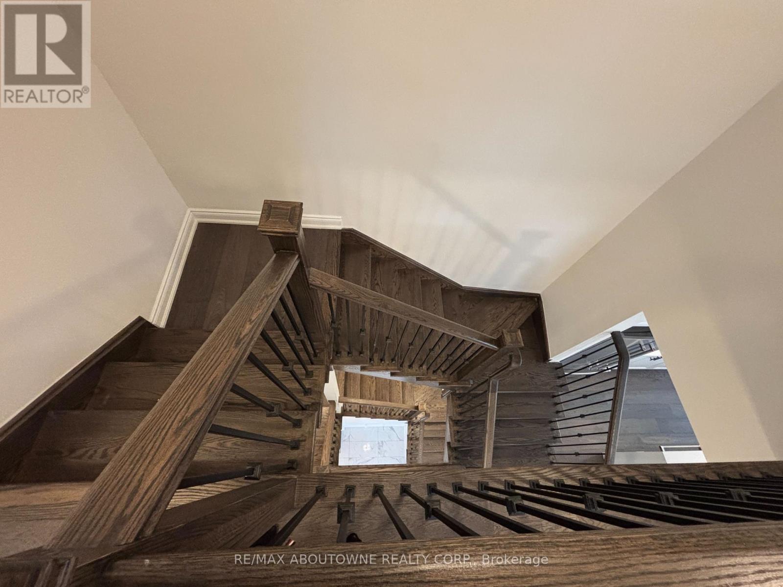 4 Bowbeer Road, Oakville, Ontario  L6H 0Z5 - Photo 37 - W12489178