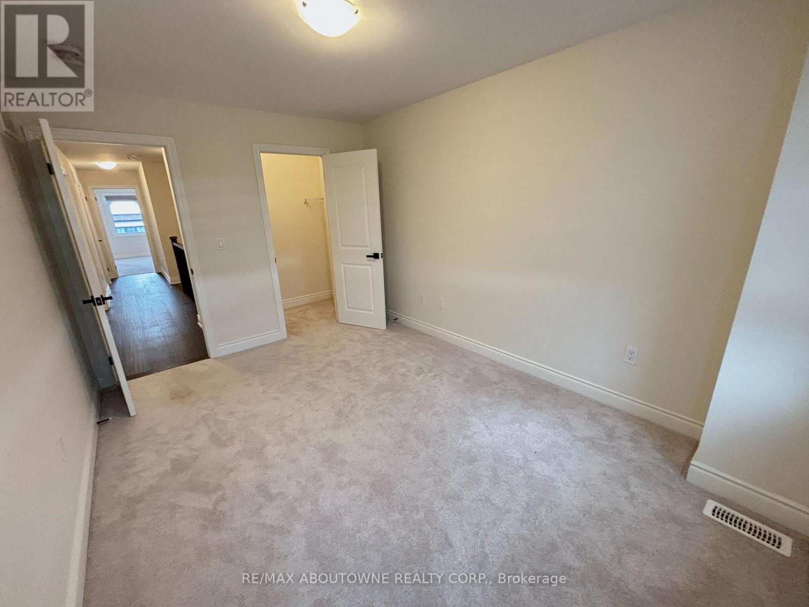 4 Bowbeer Road, Oakville, Ontario  L6H 0Z5 - Photo 43 - W12489178