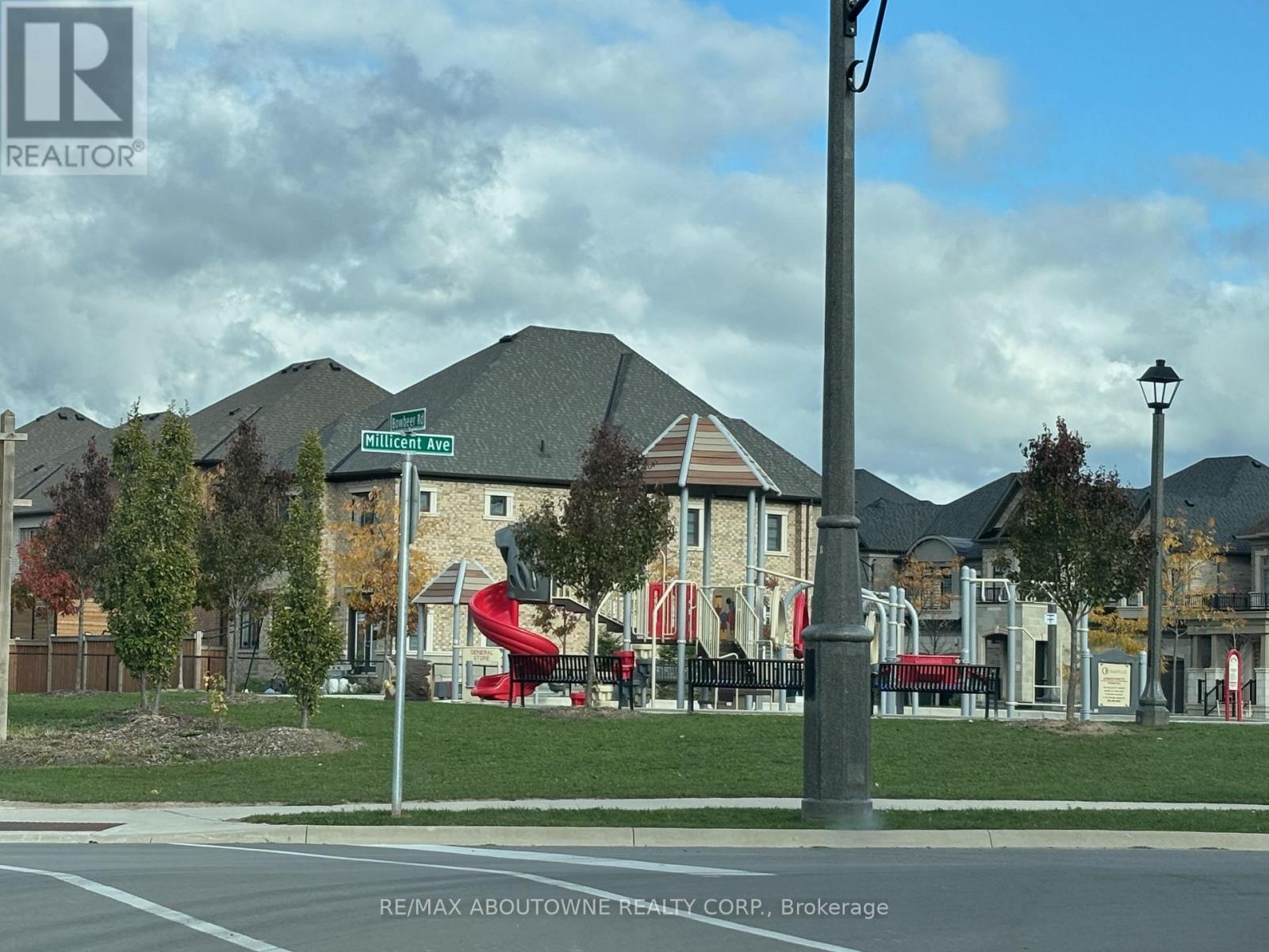 4 Bowbeer Road, Oakville, Ontario  L6H 0Z5 - Photo 47 - W12489178