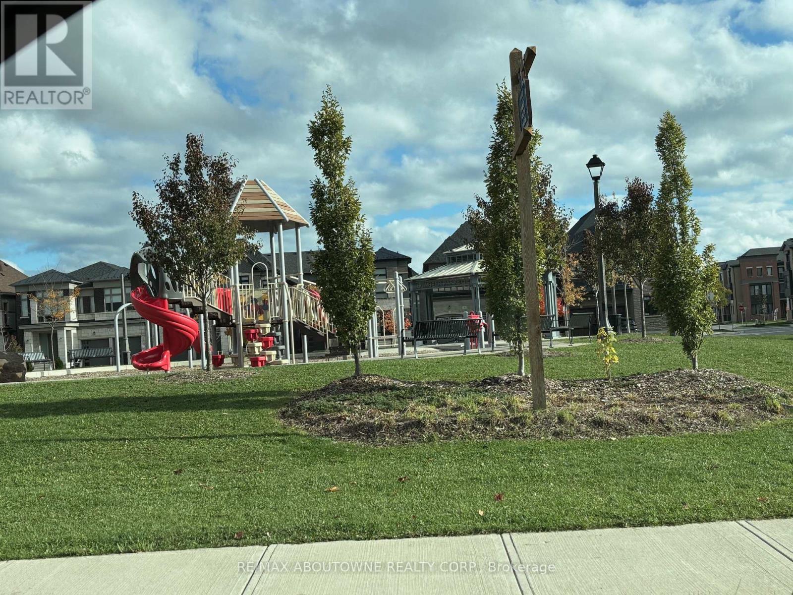 4 Bowbeer Road, Oakville, Ontario  L6H 0Z5 - Photo 48 - W12489178