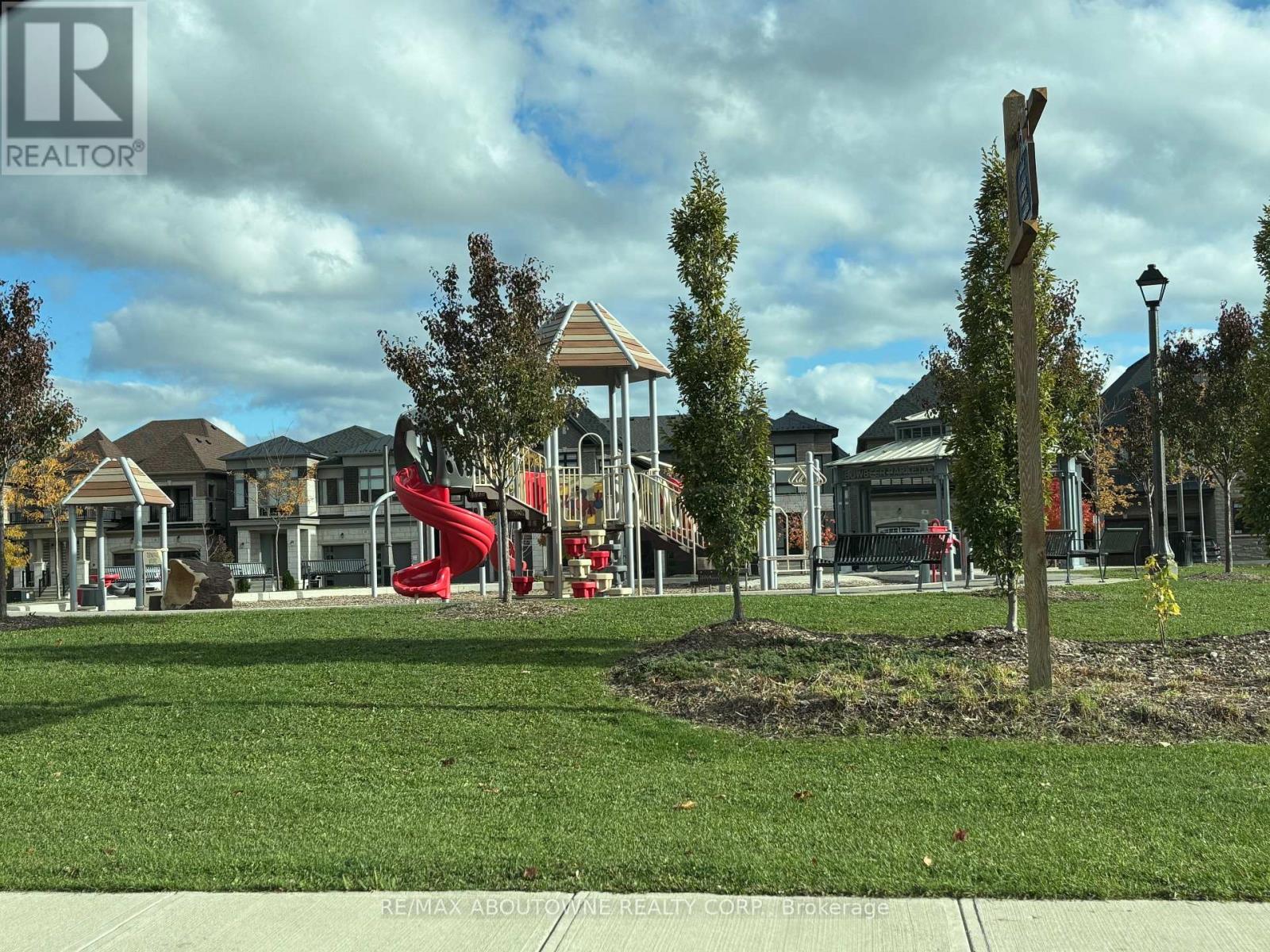 4 Bowbeer Road, Oakville, Ontario  L6H 0Z5 - Photo 49 - W12489178