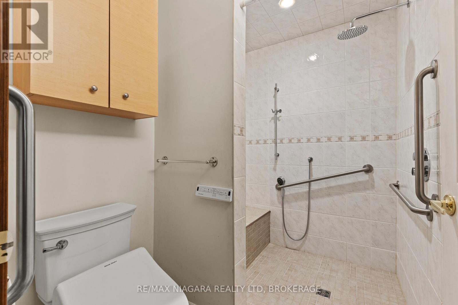 28 Runcorn Street, St. Catharines, Ontario  L2M 1N8 - Photo 11 - X12489186