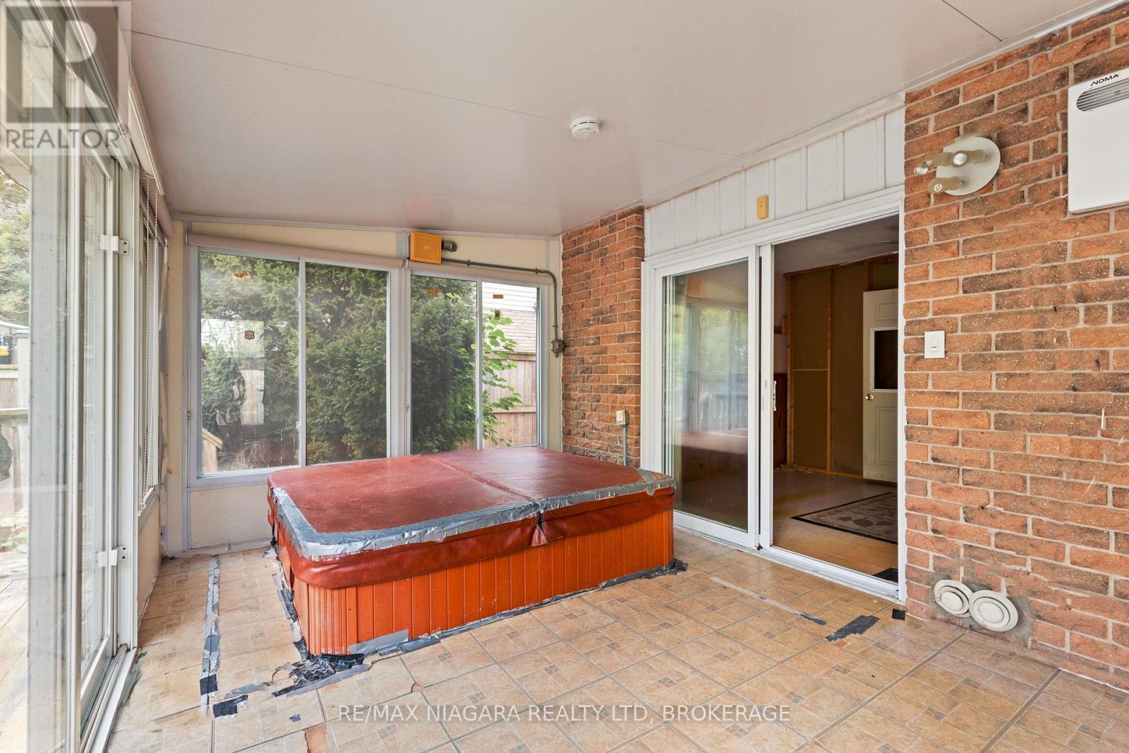 28 Runcorn Street, St. Catharines, Ontario  L2M 1N8 - Photo 16 - X12489186