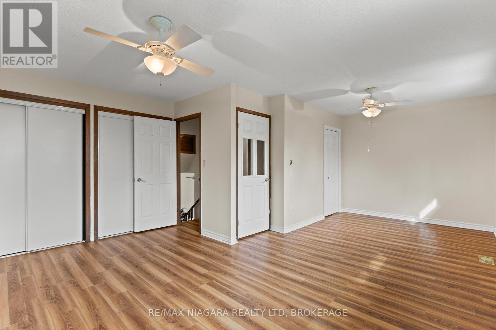 28 Runcorn Street, St. Catharines, Ontario  L2M 1N8 - Photo 9 - X12489186