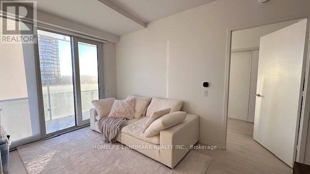 5005 - 3900 Confederation Parkway, Mississauga, Ontario  L5B 0M3 - Photo 7 - W12404444