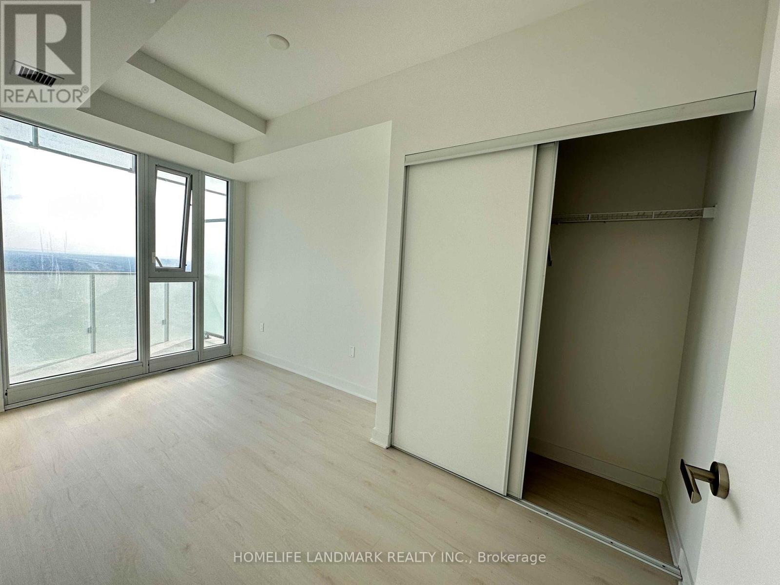 5005 - 3900 Confederation Parkway, Mississauga, Ontario  L5B 0M3 - Photo 9 - W12404444