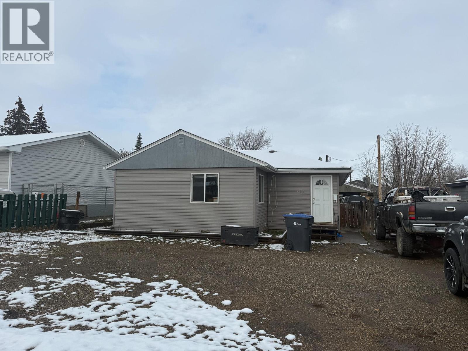 1604 108 Avenue, dawson creek, British Columbia