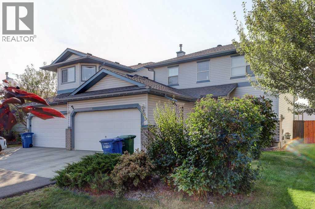 43 Canoe Square Sw, Airdrie, Alberta  T4B 2N5 - Photo 2 - A2260634