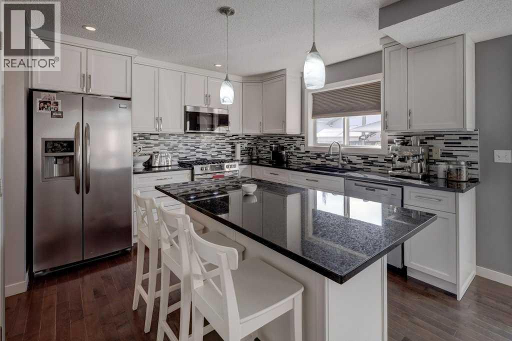 43 Canoe Square Sw, Airdrie, Alberta  T4B 2N5 - Photo 7 - A2260634