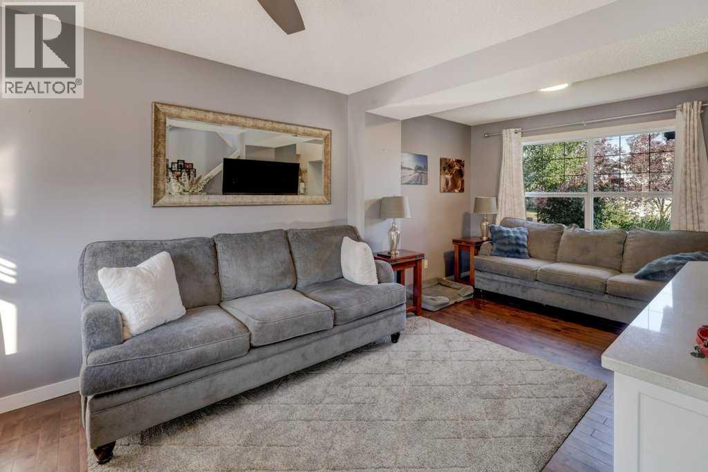 43 Canoe Square Sw, Airdrie, Alberta  T4B 2N5 - Photo 4 - A2260634